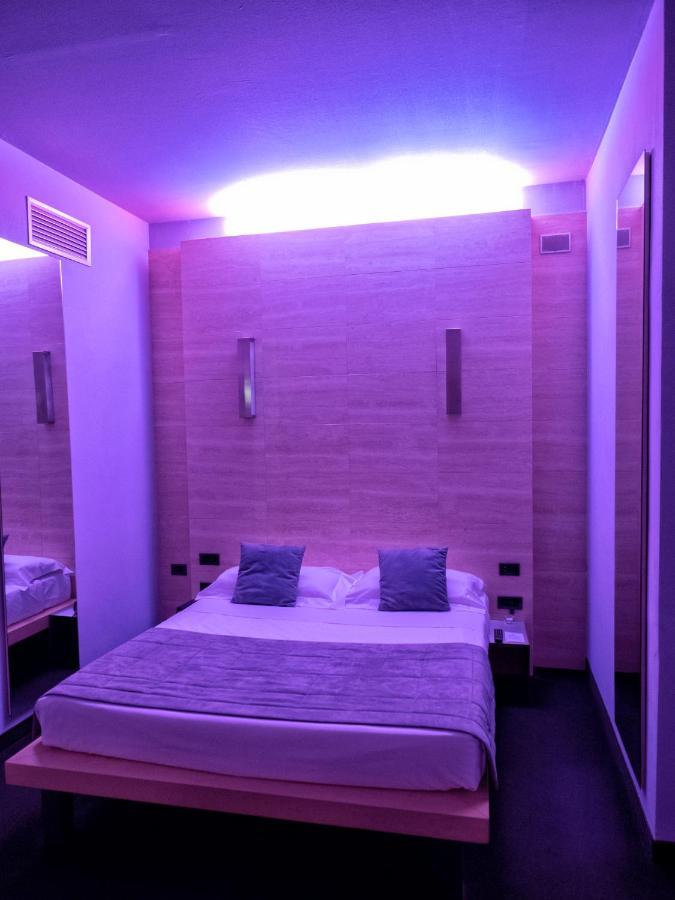 Hotel Europa Pallazzolo sullʼOglio Buitenkant foto