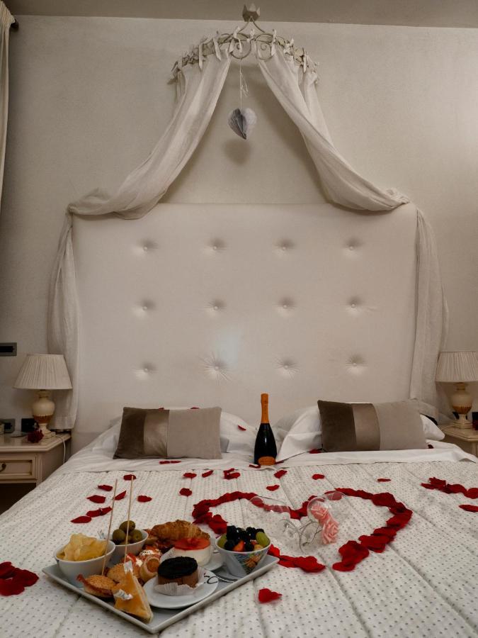 Hotel Europa Pallazzolo sullʼOglio Buitenkant foto