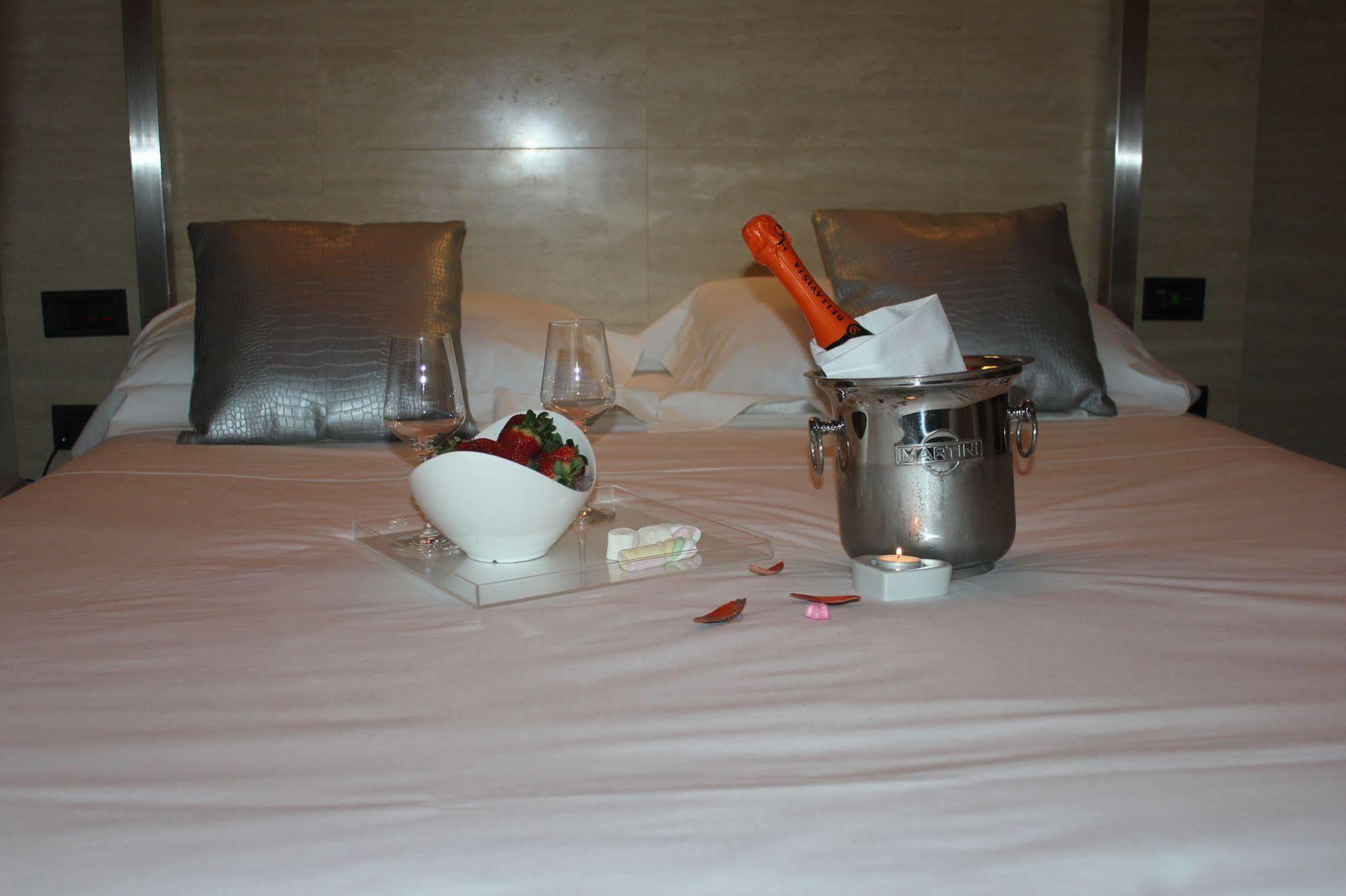 Hotel Europa Pallazzolo sullʼOglio Buitenkant foto