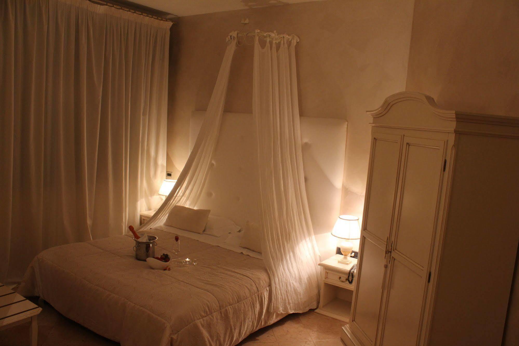 Hotel Europa Pallazzolo sullʼOglio Buitenkant foto
